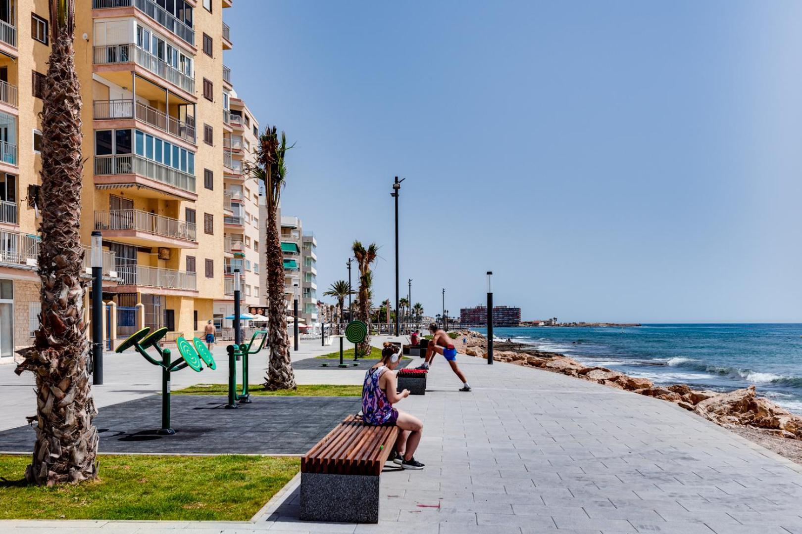 Concordia Beachside Apartment: Near Del Cura & Central Station Torrevieja Exterior photo
