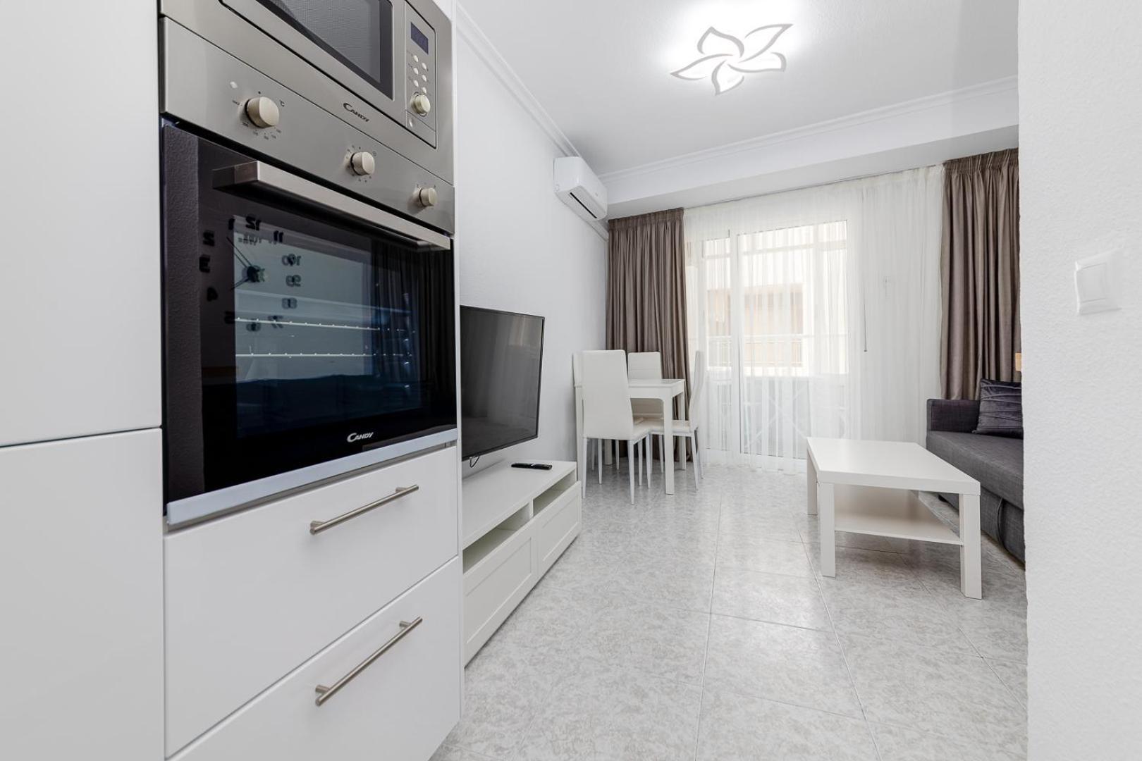 Concordia Beachside Apartment: Near Del Cura & Central Station Torrevieja Exterior photo